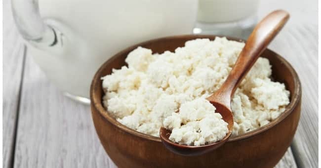 kefir fatto in casa con latte o acqua
