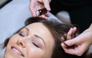 Come rinforzare i capelli in modo naturale