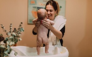 misurare acqua bagnetto neonato