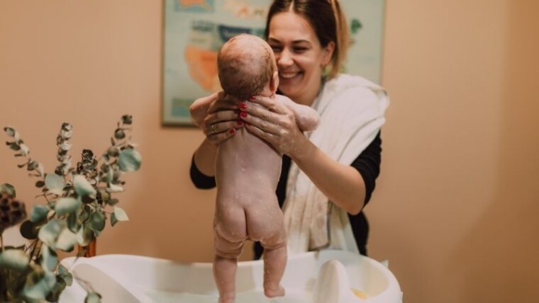 misurare acqua bagnetto neonato