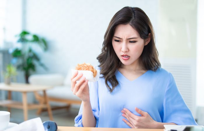 Mal di gola da reflusso cosa mangiare